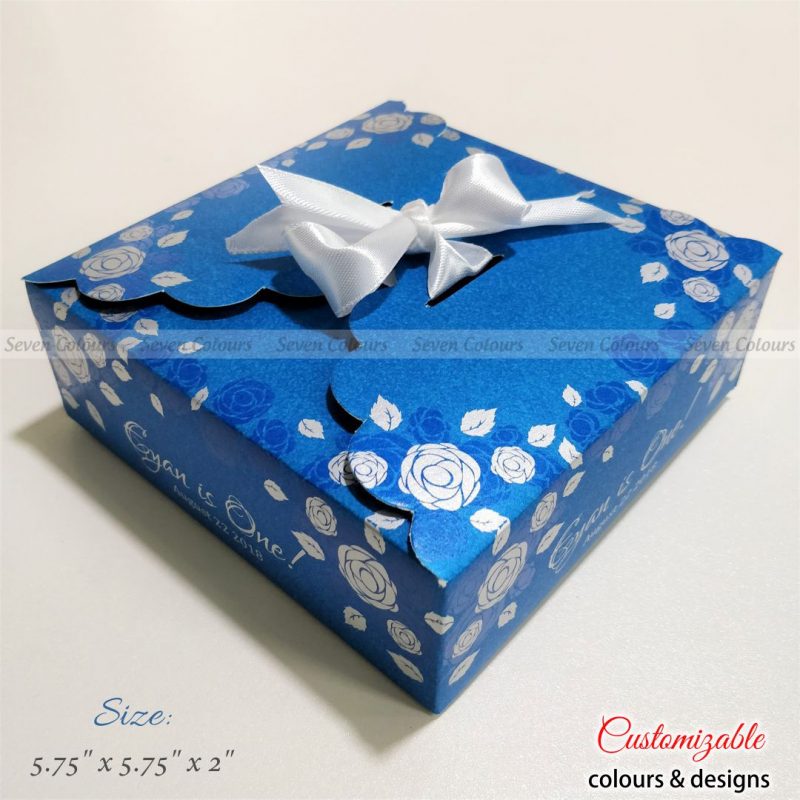 Wedding gift ribbon box square folds